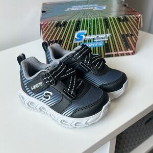 NIB Skechers Sport Lights - Braylon - Size 6 (toddler)